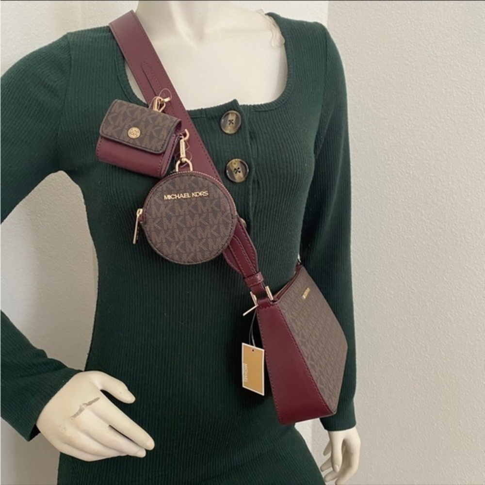 Last one✨MICHAEL KORS JET SET TRAVEL SHOULDER CROSSBODY BAG WITH TECH ATTACHED